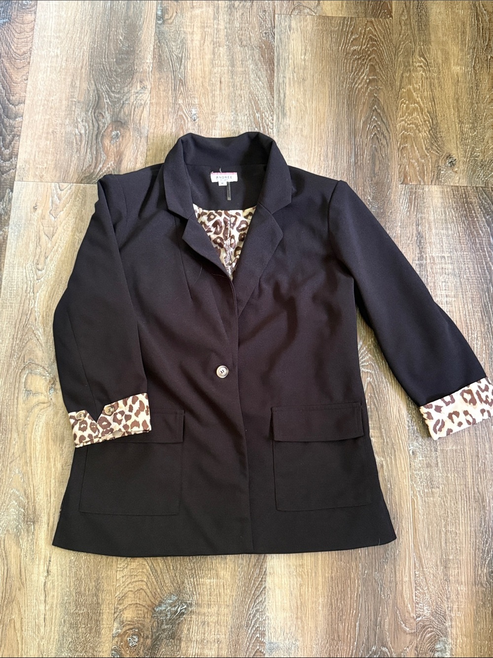 ANDREE BY UNIT Black Blazer with Leopard-Print Lining